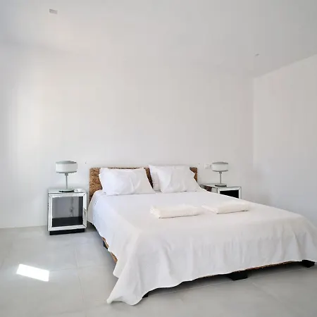 Amal Aliki (Paros)